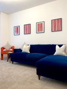 Modern 2-bedroom apartment with parking, Peterhead