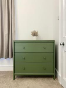 Modern 2-bedroom apartment with parking, Peterhead