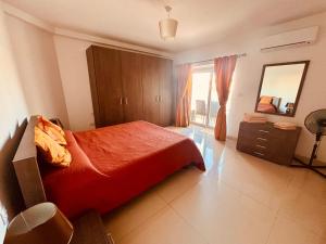 Stunning Seafront Apartment with spectacular sea views