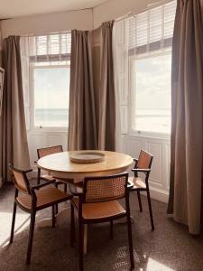 Stunning seafront apartment