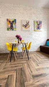 Квартира-студія в історичному центрі міста біля Центральної площі