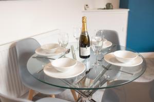 Modern 3B Home, ideal For Families and Contrators!