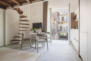 The vertical house - Elegant refuge on two floors