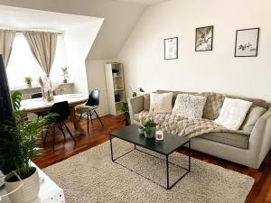 Deluxe Apartment on the Main Street with Free Parking & Late Checkout