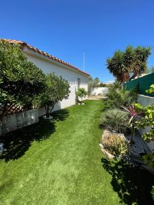 Belle villa classée 4 étoiles proche plage avec jardin