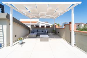 Villa Tea con piscina a pochi passi dal mare