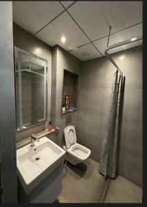 paramount gold foreste studio