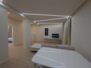 Zenith DM 4 Otopeni and Therme Self Check-in and Free Parking