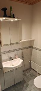 Rivitalo-asunto Järvenpäässä Saunakallion aseman lähellä