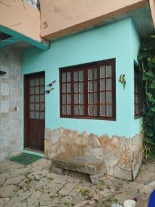 Aluga se 2 Suites, com Piscina e espaço Gourmet, casa compartilhada com outras suítes e outros hóspedes