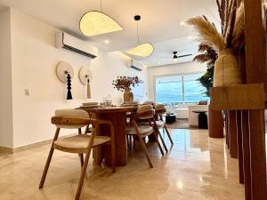 Beachfront 2BR 2baths - 8 Pools by Moikkarentals