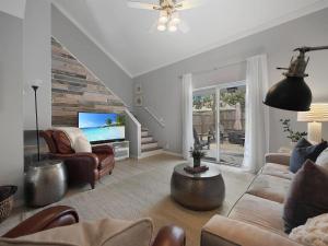 August Breeze - Beach, Fun, Sun, Close to Sights