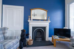 Flat 2 - Georgian apartment on The Square