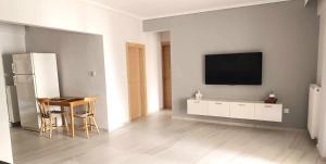 Comfort Corner Spacious & Quiet 2BR Apartment in Thessaloniki