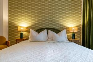 Retro Suite Stylish 2 Bedroom Apartment near Central Station