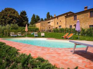 Cozy Holiday Home in Chianni Italy with Pool