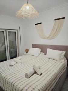 1 Bedroom SeaView Apart with private balcony, 5 min from beach Costa da Caparica
