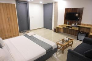 Raj Residency Hotel