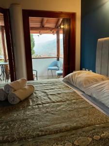 Cozy Retreat with Private Terrace