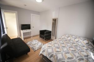 Cozy room in East Holywood, 7 min from holllywood, 15 from downtown, 20 to hollywood sing