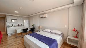 Flat Aconchegante no Centro, com Sofá e Geladeira