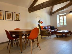 Château Frontonas gîte ferme