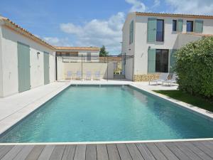 Villas Wonderful Villa in Malauc ne with Swimming Pool : photos des chambres