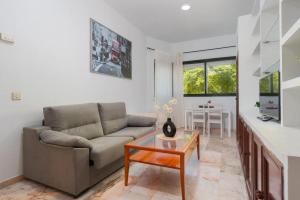 Palacio de Congresos piscina y parking