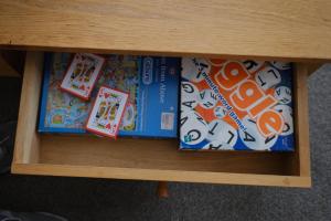 3-Bed Entire Garden Home, Walk to Beach