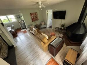 Cozy Coastal Cottage