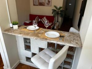 Apartamento em Copacabana com vista lateral do Mar