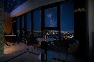 Hanza Tower Original 21st Floor- Sea and City-View