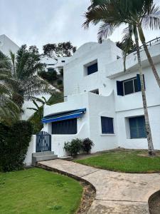 Departamento en Club Casa Blanca, Same, Ecuador