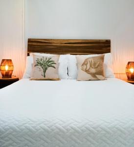 Cartagena Vibes Rooftop pool Beach access Fine dining Shopping Couples Business travelers Medical guests