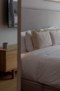 305 1Br Capitalia Modern with Rooftop Jacuzzi Gym