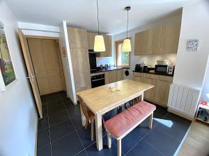 Charmant appartement 3 pièces à Méribel avec mezzanine, balcon et terrasse - FR-1-411-997