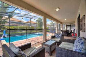 Perfect for Families - Pool, Smart TVs, & More!