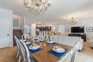 Perfect for Families - Pool, Smart TVs, & More!