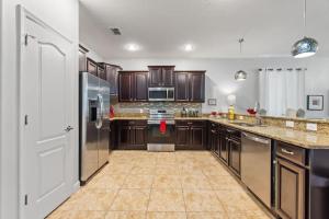 Perfect for Families - Pool, Smart TVs, & More!