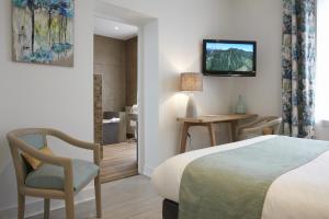 Hotels Logis Hotel - Hotel Restaurant Maison Claude Darroze : photos des chambres