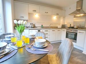 Modern 2 bed House Close To City