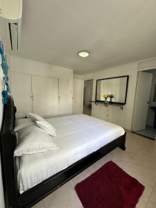 Apartamento Amplio, Central, a pocos metros de la playa, Barrio El laguito