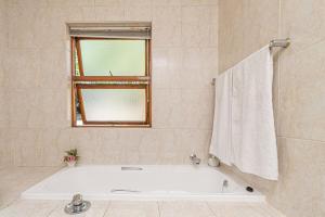 Sandton city 3 bedroom apartment with balcony