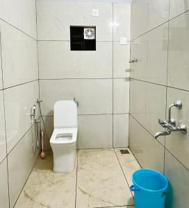 Suits by lowtide homestay