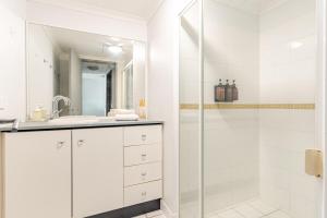 River View Apt with Pool, Carpark & Gym