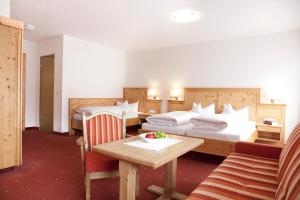 Triple Room room in Hotel Troschana