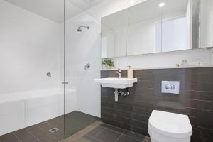 Warm and cozy 2BR home in Strathfield with parking