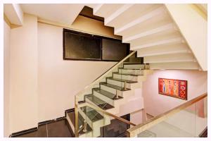 Hotel Magnus Residency Near Railway Station