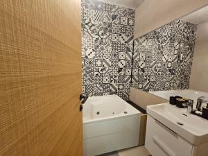 SUITE 74 Šibenik Finnish sauna & underground garage parking