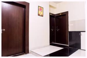 Hotel Anvisha Residency Near Railway Station - Fully Air Conditioned Hotel - Spacious Room - A Budget Hotel